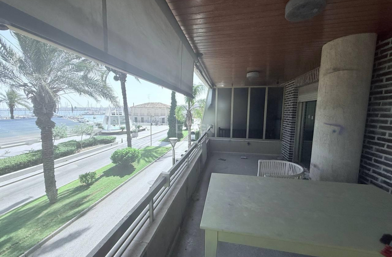 Odsprzedaż - Mieszkanie w bloku - Torrevieja - Puerto