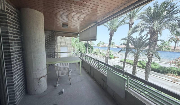 Odsprzedaż - Mieszkanie w bloku - Torrevieja - Puerto