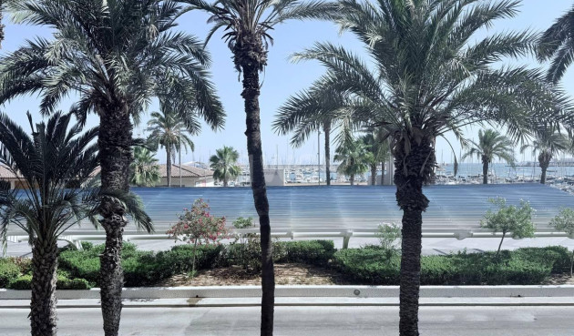 Odsprzedaż - Mieszkanie w bloku - Torrevieja - Puerto