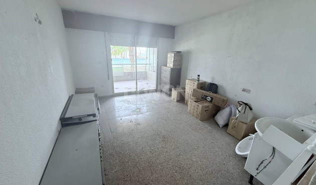 Odsprzedaż - Mieszkanie w bloku - Torrevieja - Puerto