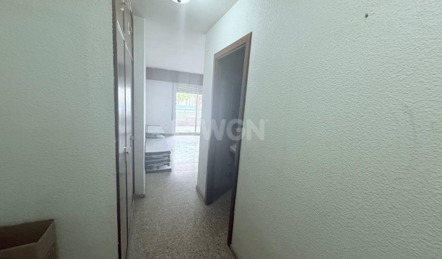 Odsprzedaż - Mieszkanie w bloku - Torrevieja - Puerto