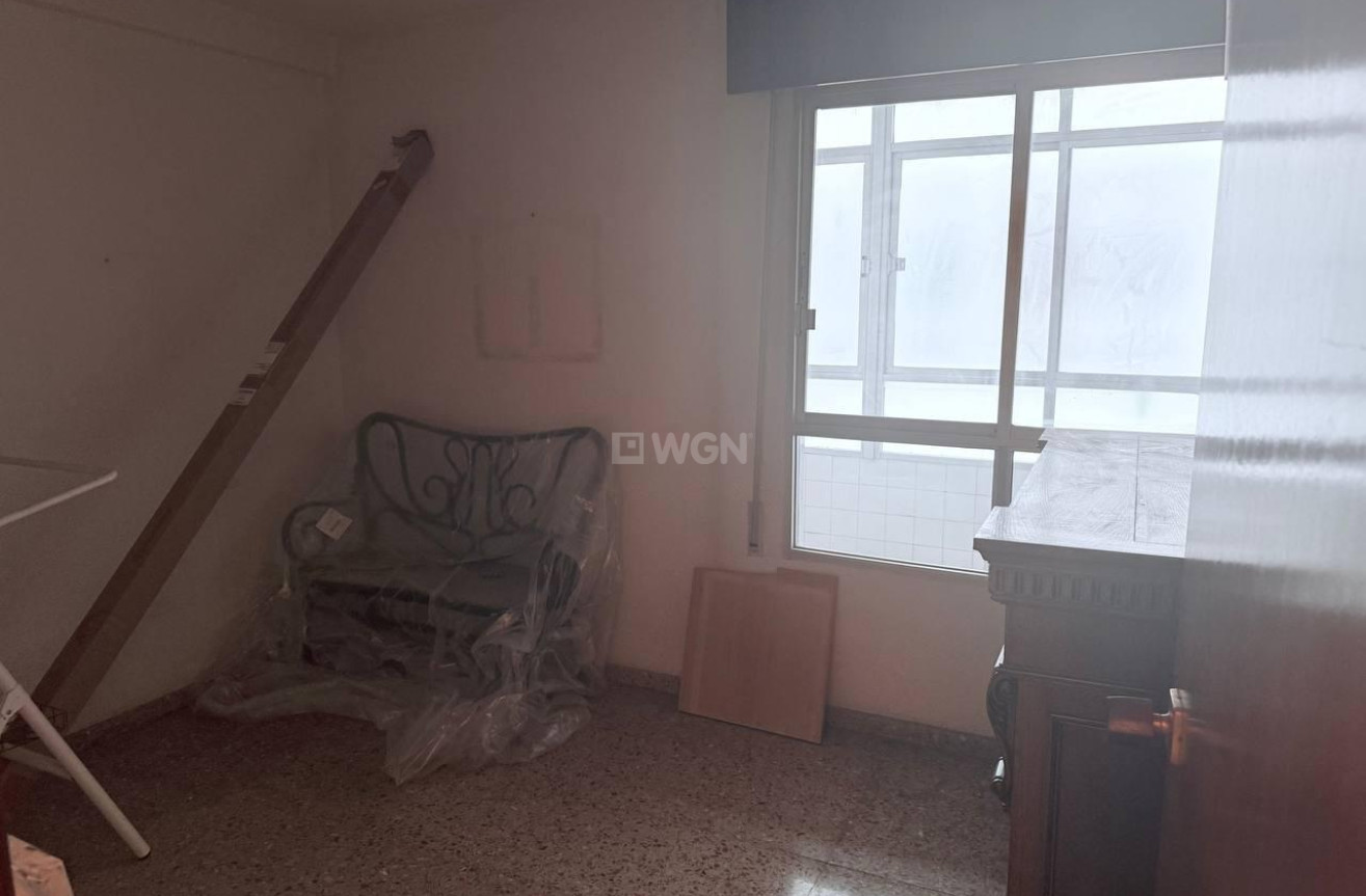 Odsprzedaż - Mieszkanie w bloku - Torrevieja - Puerto