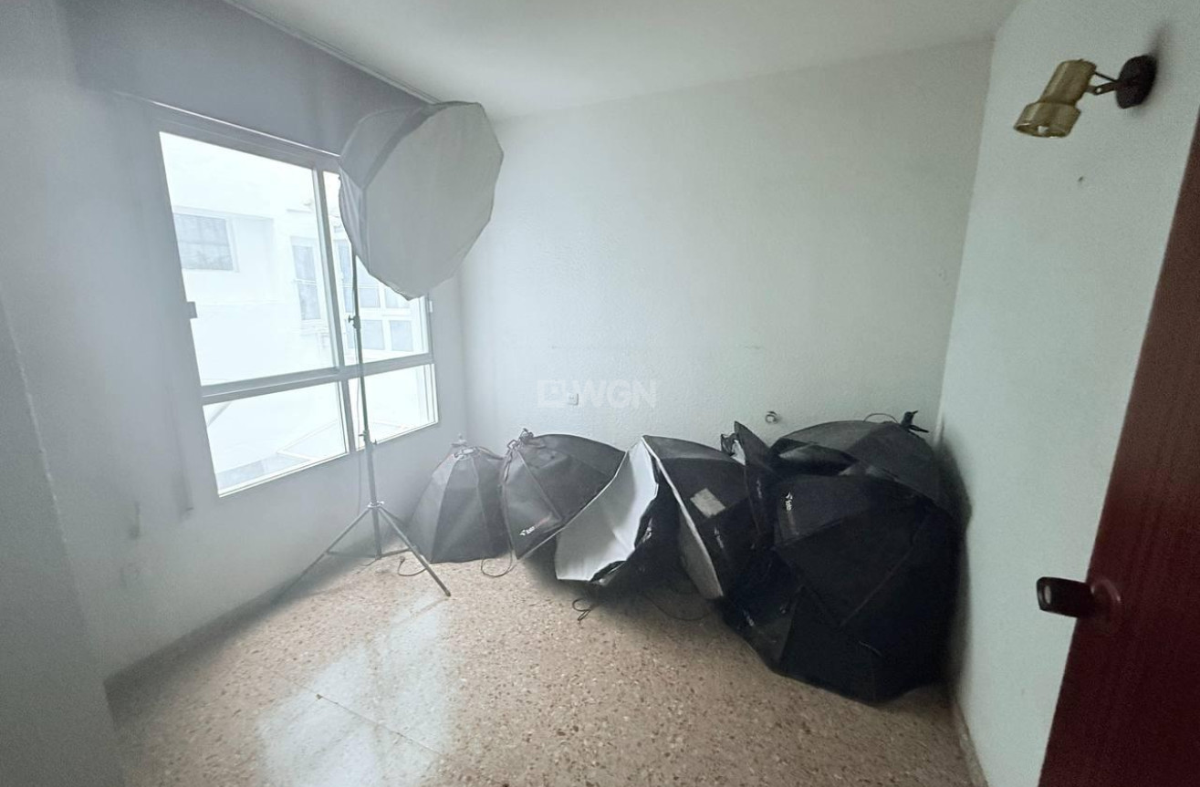 Odsprzedaż - Mieszkanie w bloku - Torrevieja - Puerto