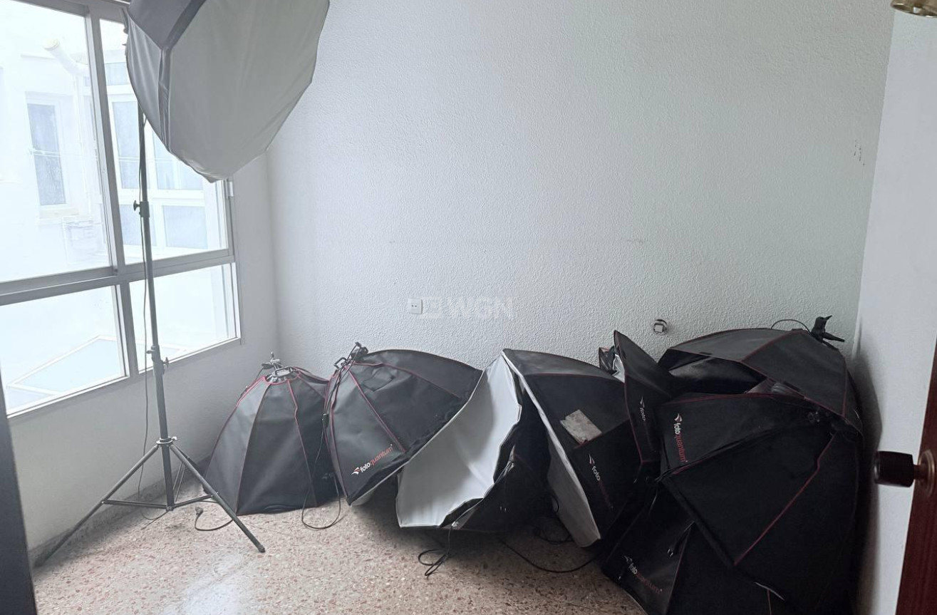 Odsprzedaż - Mieszkanie w bloku - Torrevieja - Puerto