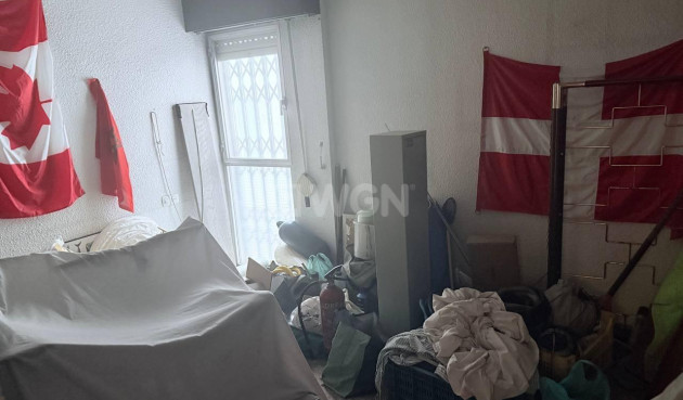 Odsprzedaż - Mieszkanie w bloku - Torrevieja - Puerto