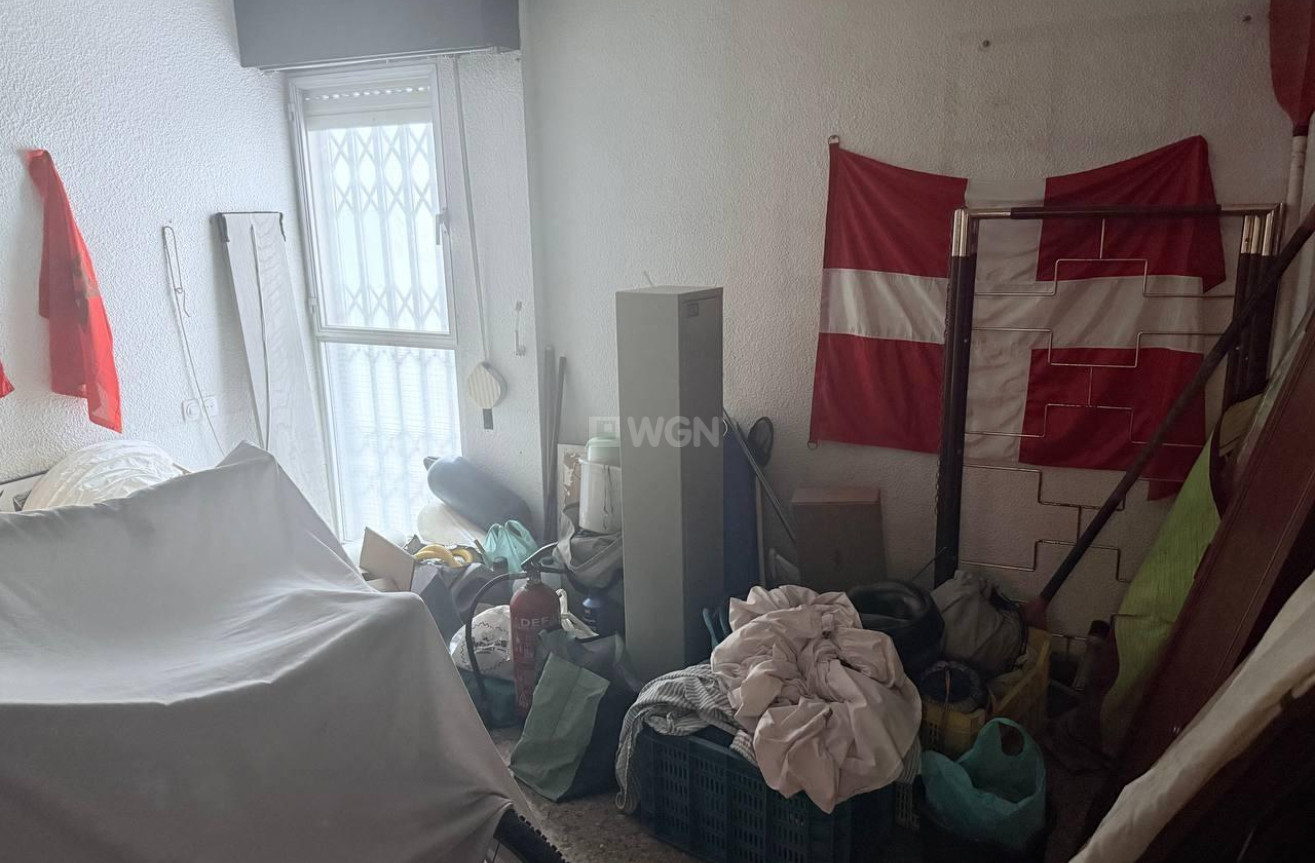 Odsprzedaż - Mieszkanie w bloku - Torrevieja - Puerto