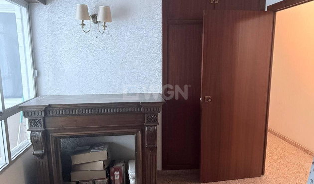 Odsprzedaż - Mieszkanie w bloku - Torrevieja - Puerto