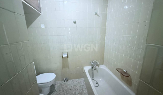 Odsprzedaż - Mieszkanie w bloku - Torrevieja - Puerto