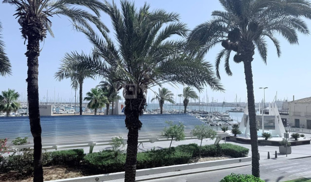 Odsprzedaż - Mieszkanie w bloku - Torrevieja - Puerto