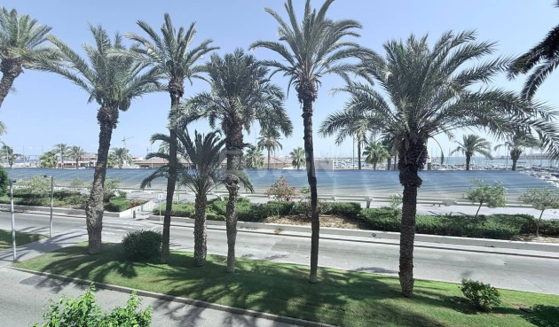 Odsprzedaż - Mieszkanie w bloku - Torrevieja - Puerto