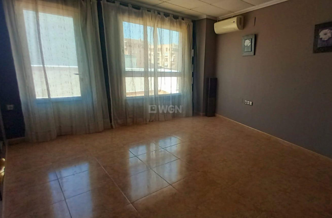 Odsprzedaż - Kamienica - Torrevieja - Nueva Torrevieja