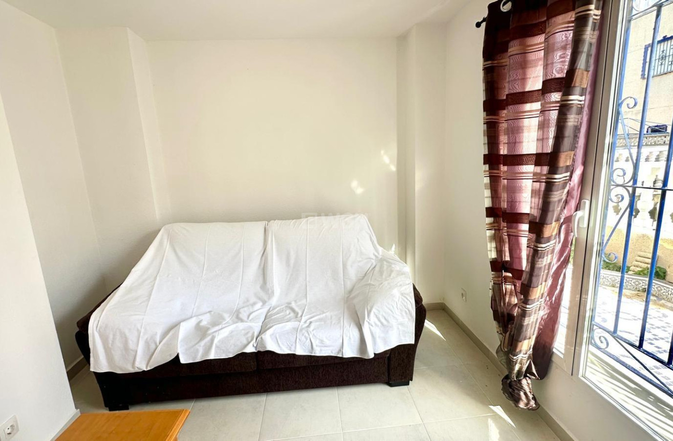 Odsprzedaż - Kamienica - Torrevieja - Carrefour