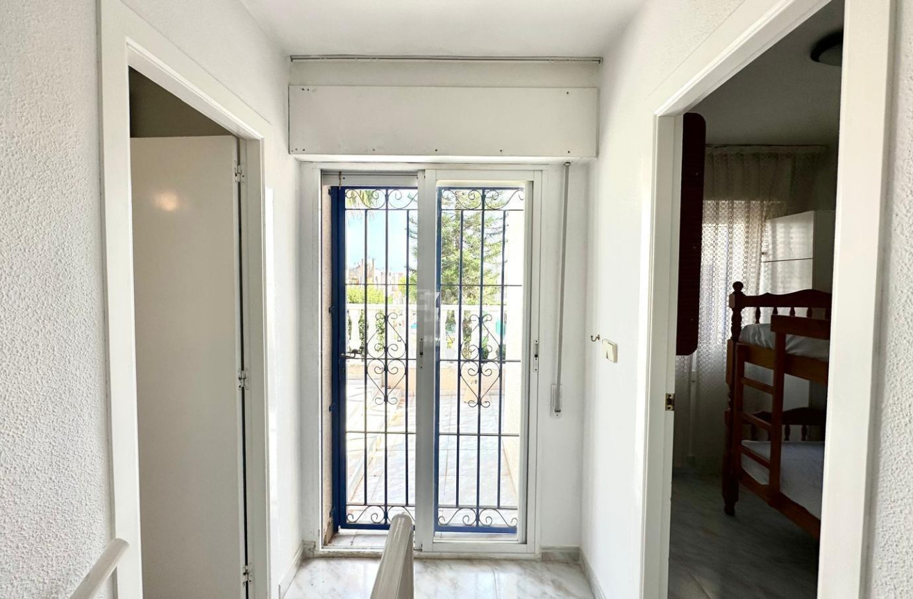 Odsprzedaż - Kamienica - Torrevieja - Carrefour