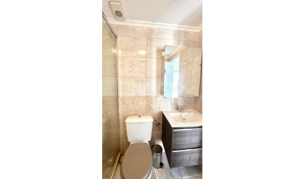 Odsprzedaż - Kamienica - Torrevieja - Carrefour