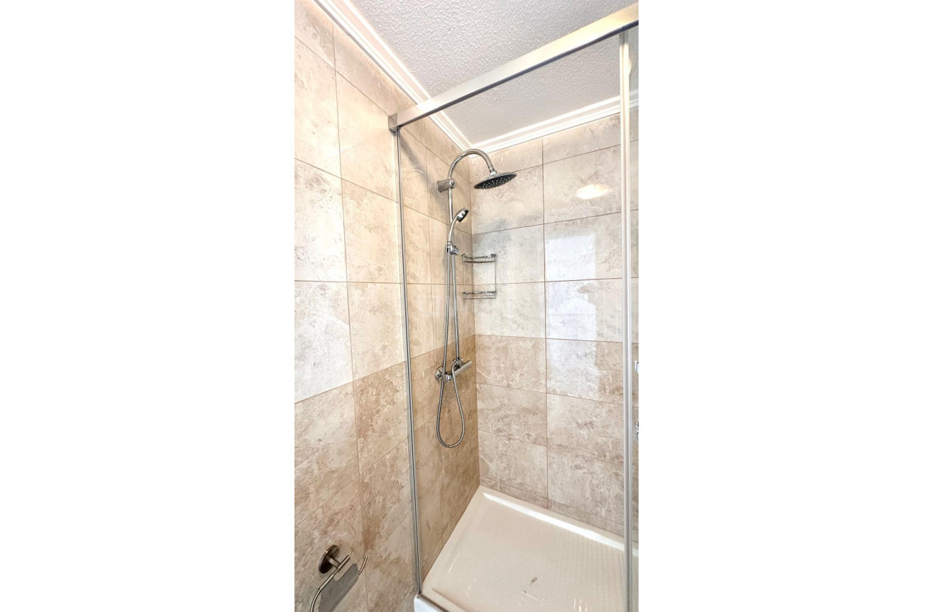 Odsprzedaż - Kamienica - Torrevieja - Carrefour