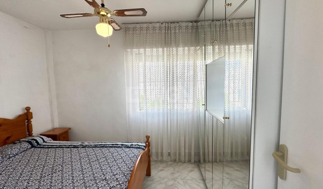 Odsprzedaż - Kamienica - Torrevieja - Carrefour