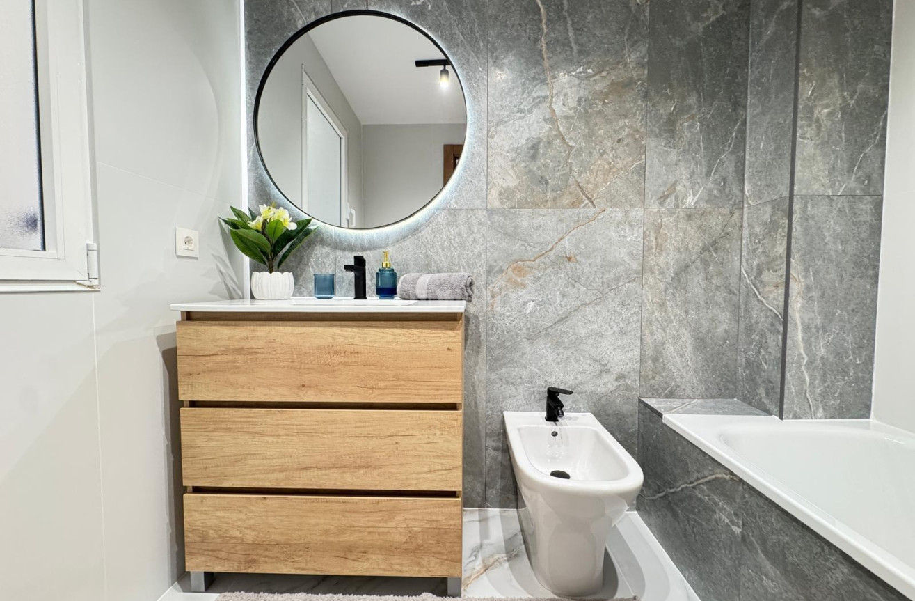 Resale - Apartment / flat - Torrevieja - Playa de los Locos