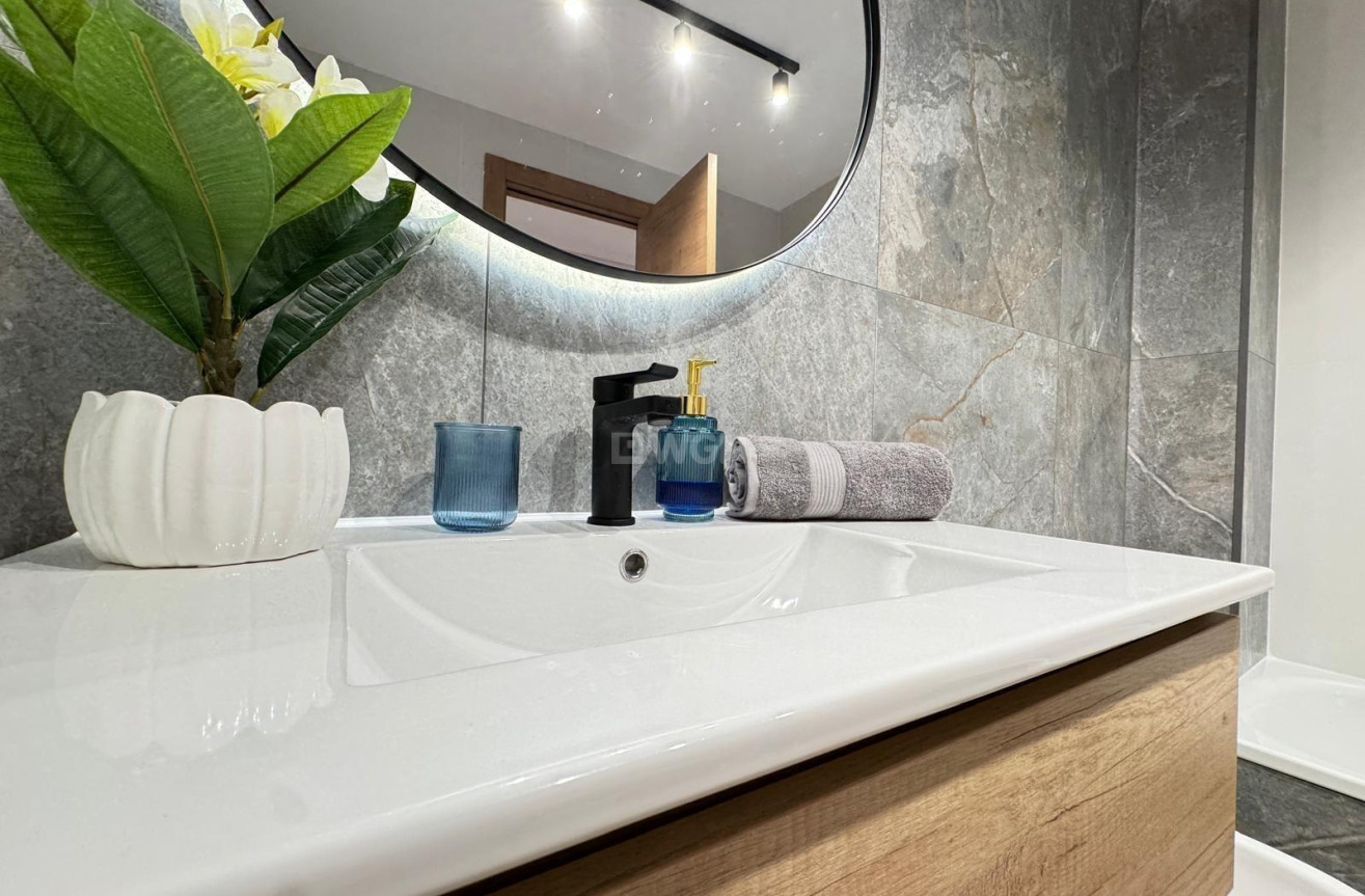 Resale - Apartment / flat - Torrevieja - Playa de los Locos