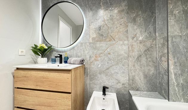 Resale - Apartment / flat - Torrevieja - Playa de los Locos