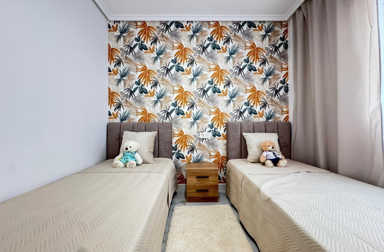 Resale - Apartment / flat - Torrevieja - Playa de los Locos