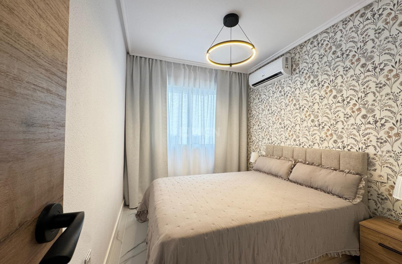 Resale - Apartment / flat - Torrevieja - Playa de los Locos