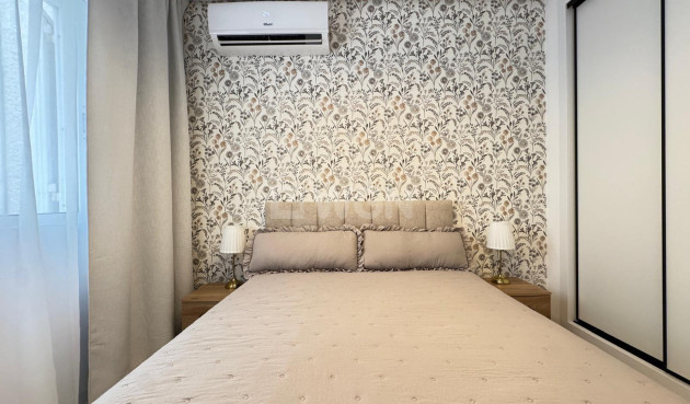 Resale - Apartment / flat - Torrevieja - Playa de los Locos