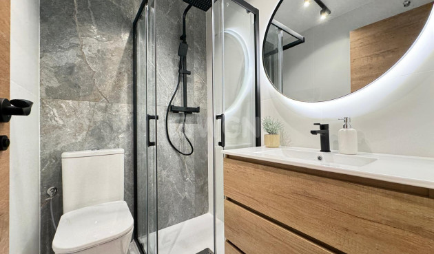 Resale - Apartment / flat - Torrevieja - Playa de los Locos