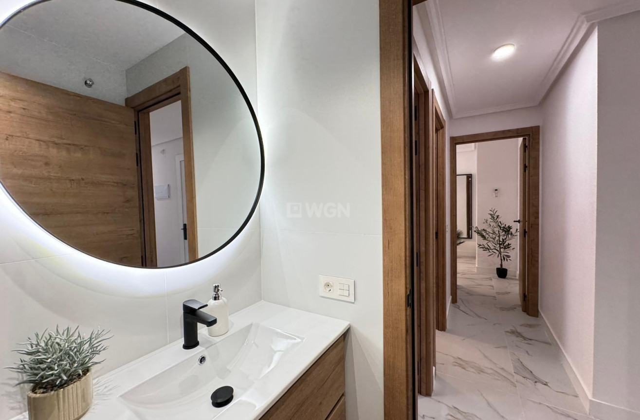 Resale - Apartment / flat - Torrevieja - Playa de los Locos