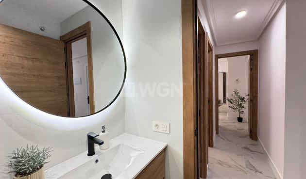 Resale - Apartment / flat - Torrevieja - Playa de los Locos