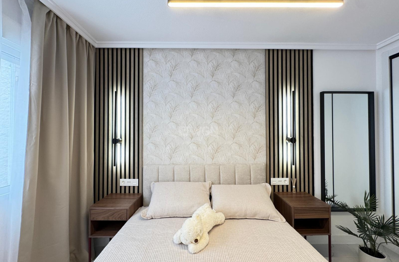 Resale - Apartment / flat - Torrevieja - Playa de los Locos