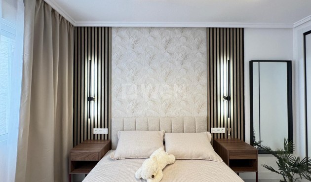 Resale - Apartment / flat - Torrevieja - Playa de los Locos