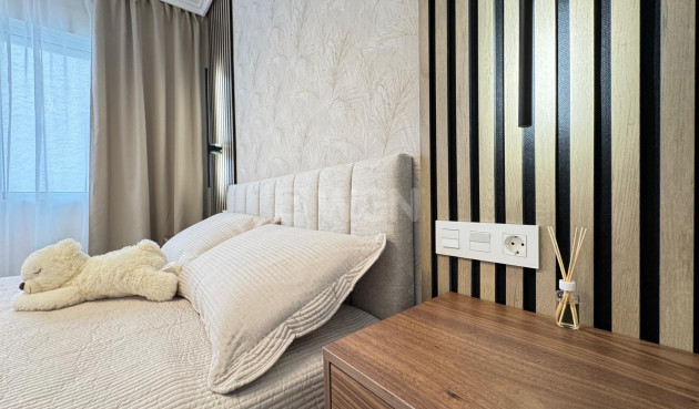 Resale - Apartment / flat - Torrevieja - Playa de los Locos