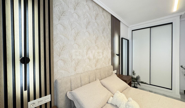 Resale - Apartment / flat - Torrevieja - Playa de los Locos