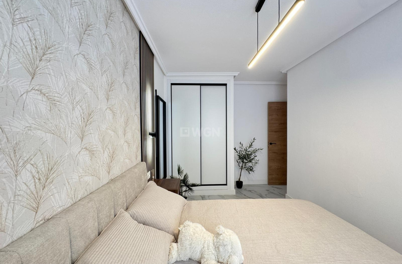 Resale - Apartment / flat - Torrevieja - Playa de los Locos