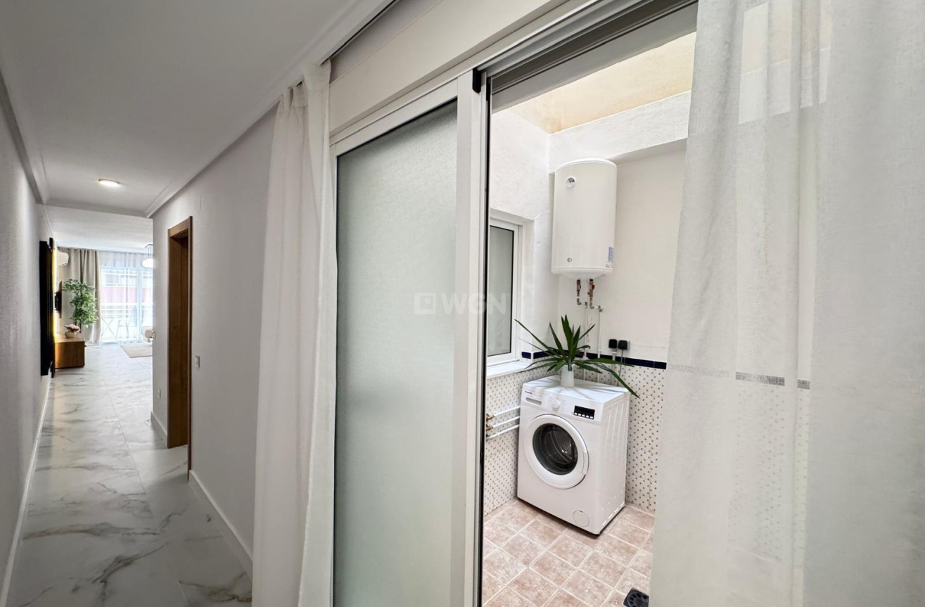 Resale - Apartment / flat - Torrevieja - Playa de los Locos