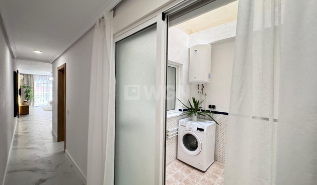 Resale - Apartment / flat - Torrevieja - Playa de los Locos