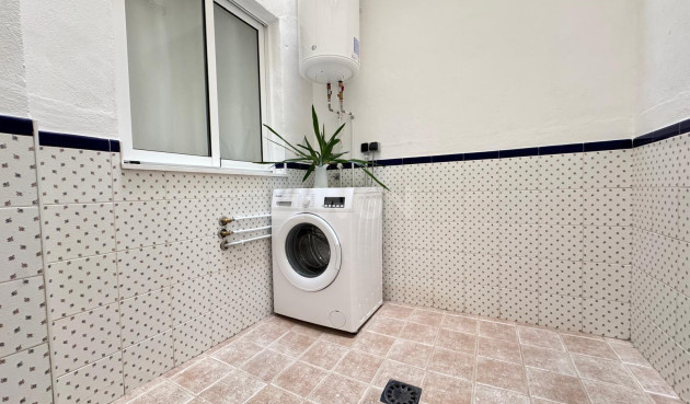 Resale - Apartment / flat - Torrevieja - Playa de los Locos