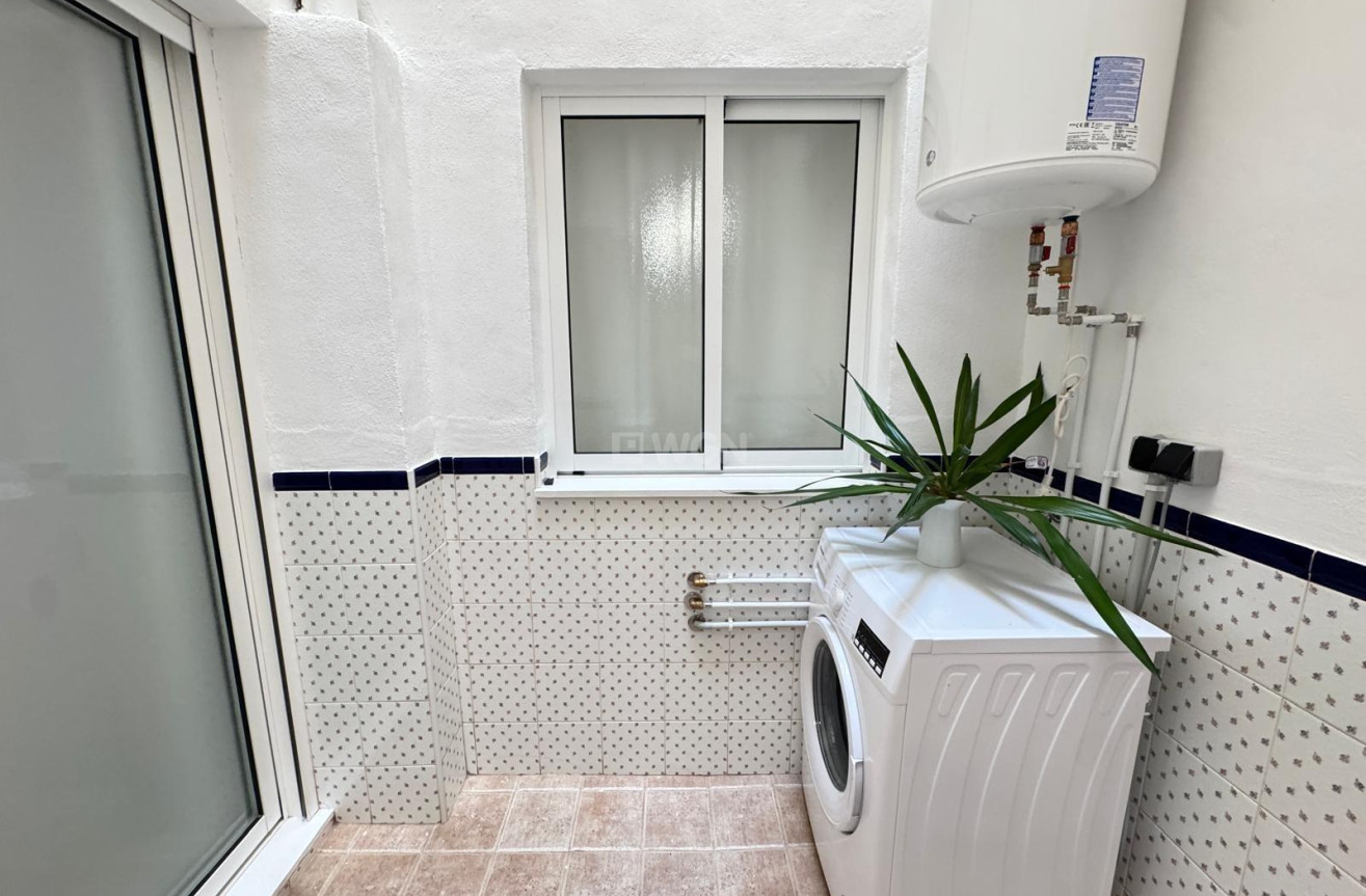 Resale - Apartment / flat - Torrevieja - Playa de los Locos