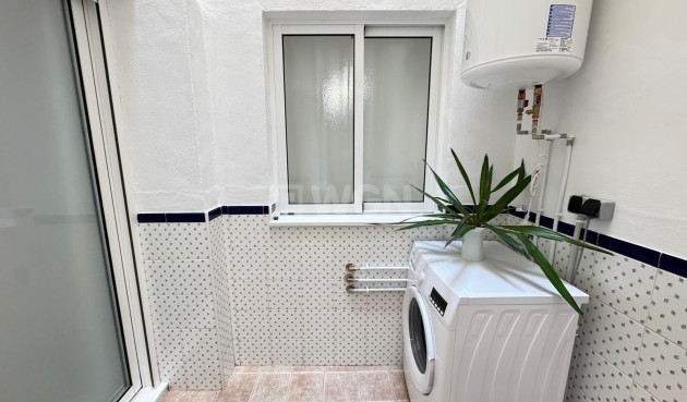 Resale - Apartment / flat - Torrevieja - Playa de los Locos