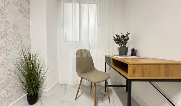 Resale - Apartment / flat - Torrevieja - Playa de los Locos