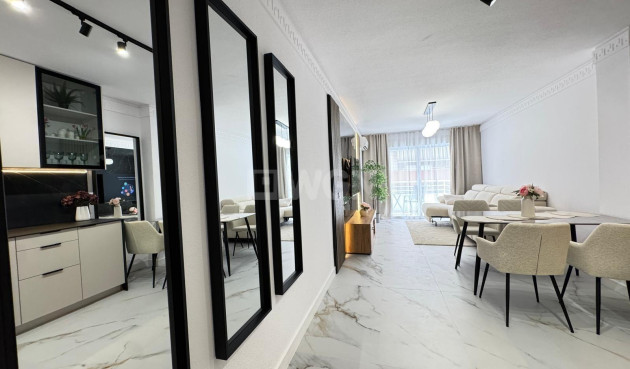 Resale - Apartment / flat - Torrevieja - Playa de los Locos