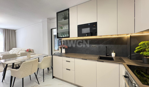 Resale - Apartment / flat - Torrevieja - Playa de los Locos