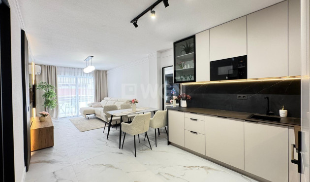 Resale - Apartment / flat - Torrevieja - Playa de los Locos