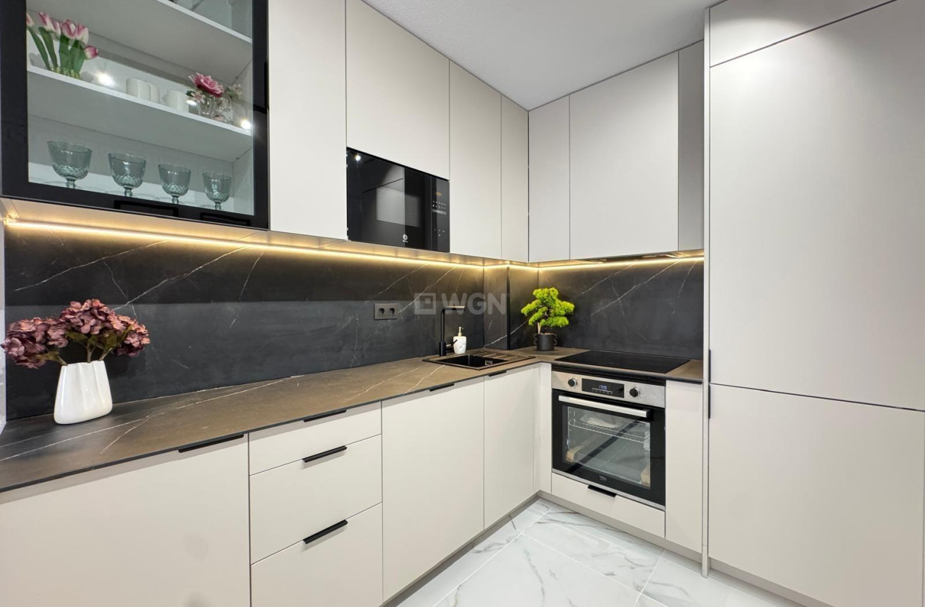 Resale - Apartment / flat - Torrevieja - Playa de los Locos