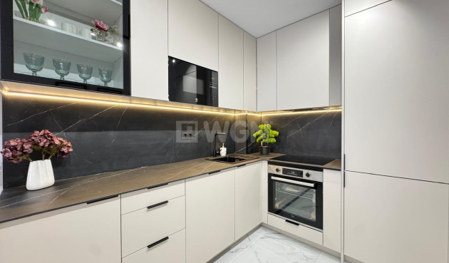 Resale - Apartment / flat - Torrevieja - Playa de los Locos