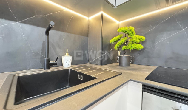 Resale - Apartment / flat - Torrevieja - Playa de los Locos