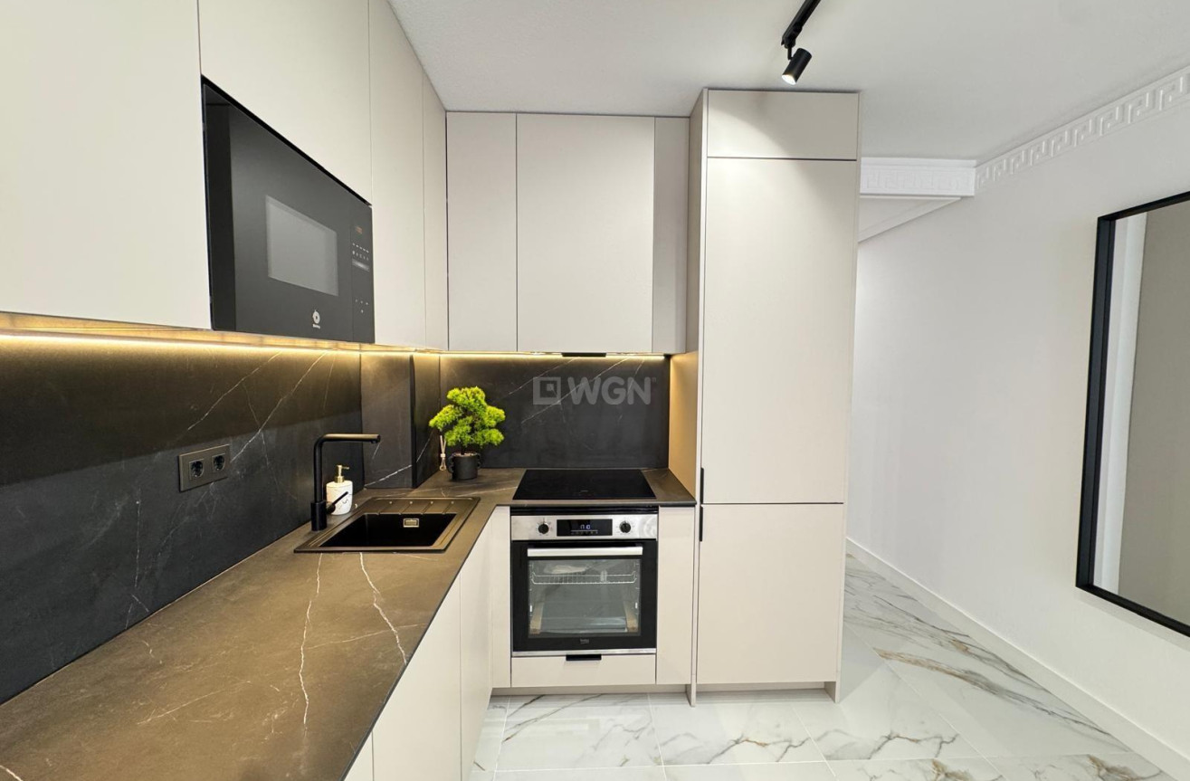 Resale - Apartment / flat - Torrevieja - Playa de los Locos