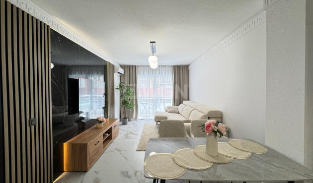 Resale - Apartment / flat - Torrevieja - Playa de los Locos