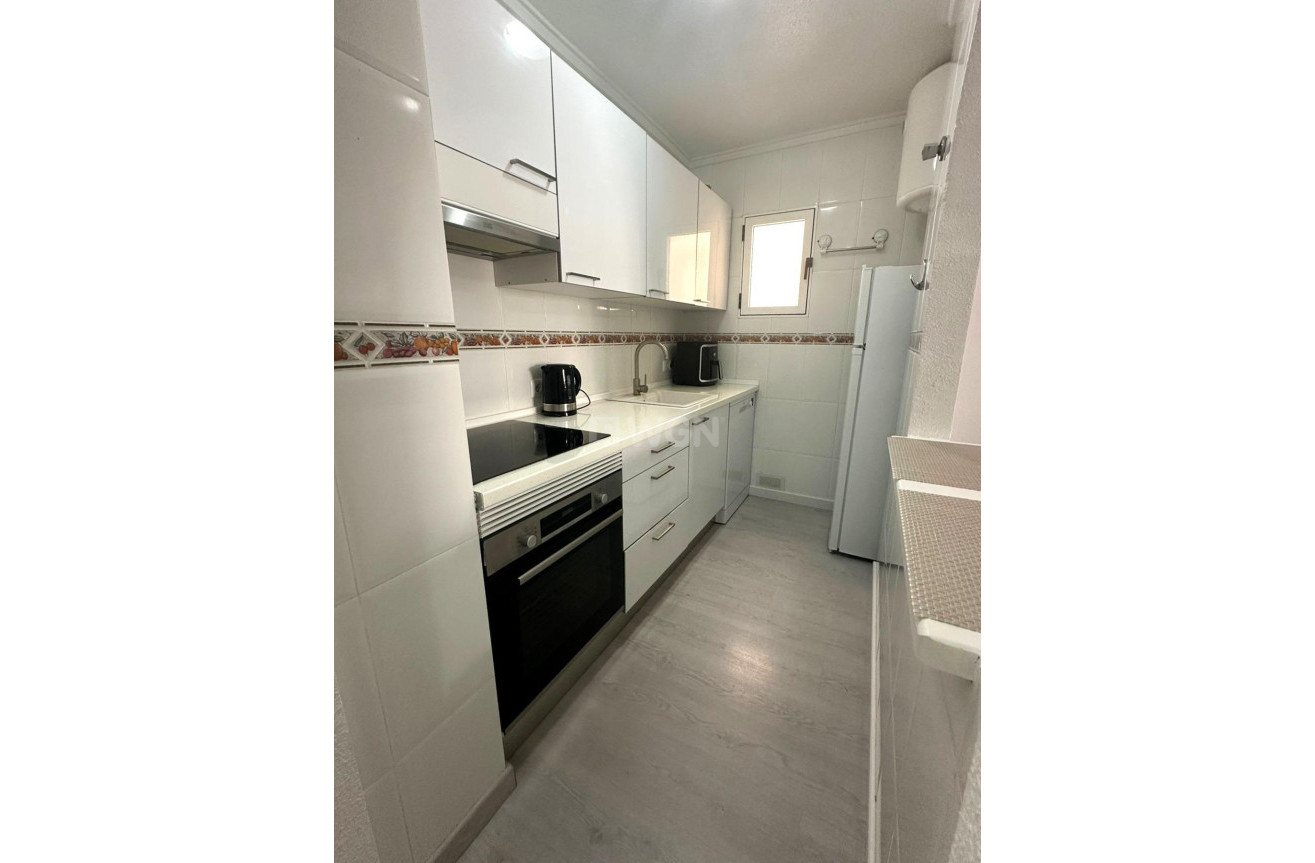 Resale - Apartment / flat - Torrevieja - Centro