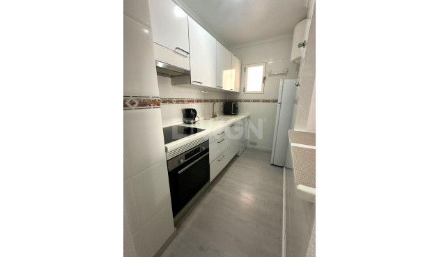 Resale - Apartment / flat - Torrevieja - Centro